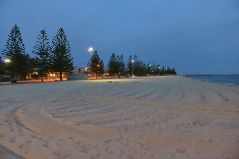 Altona Beach - Accommodation Australia 1