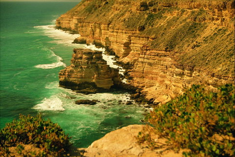 Island Rock And Natural Bridge - Accommodation Australia 0