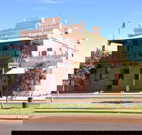 Old Gentleman's Club - Local Tourism