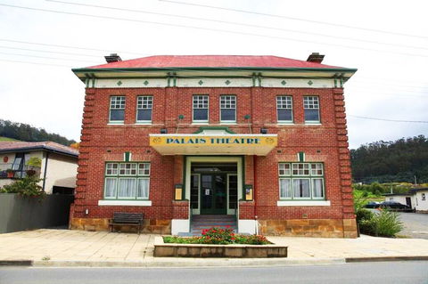 The Franklin Palais Theatre - Local Tourism 0