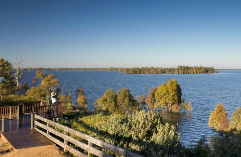 Yanga Lake Viewing Deck - Accommodation Australia 0