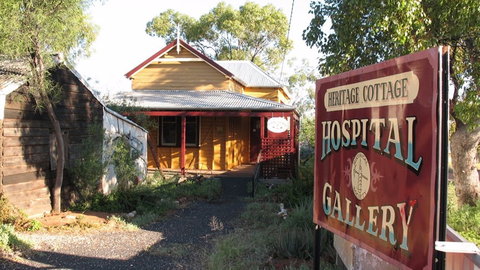 Lightning Ridge Heritage Cottage - Local Tourism 0