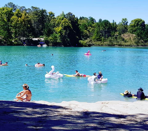 Black Diamond Lake - Accommodation Australia 0