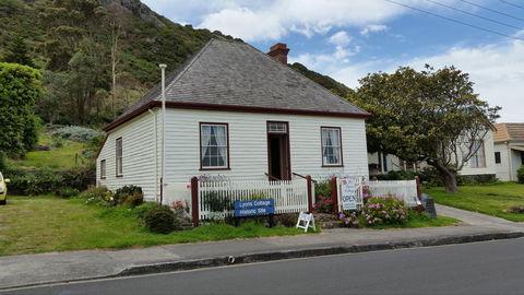 Joe Lyons Cottage - Local Tourism 0