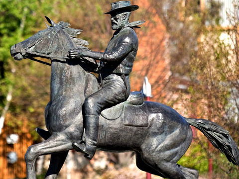 Thunderbolt's Statue And Constable Walker Memorial - Local Tourism 0
