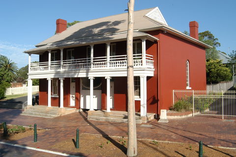 Campbelltown Heritage And Cultural Walk - Australia Shopping 1