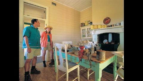 Lighthouse Keeper's Cottage Museum - Australia Shopping 0