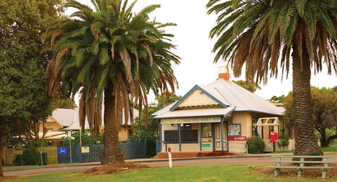 The Flinders Hinterland Scenic Drive - Local Tourism 0