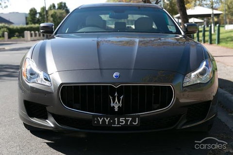 Maserati Quattroporte Limousine Transfer Cairns Airport To Port Douglas - Accommodation Australia 11