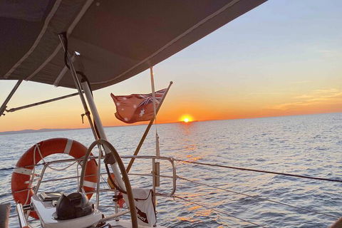 Sailing Curlew Escape On Moreton Bay - Local Tourism 5