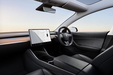 Adelaide Airport Departure Transfer In A Tesla Model3 EV - Accommodation Australia 0