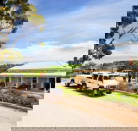 Two Hands Wines 'Flagship Vineyard Experience' - Australia Shopping