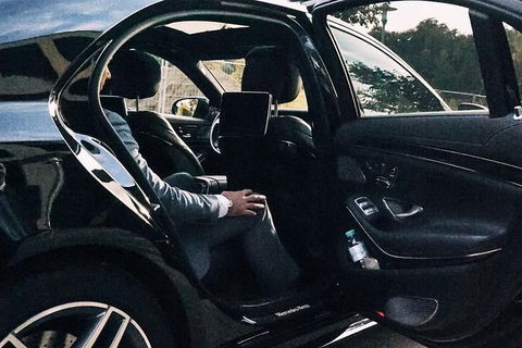 Departure Private Transfers: Adelaide To Adelaide Airport ADL In Business Car - Local Tourism 4