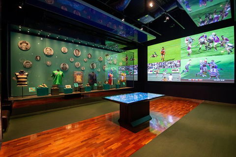 Ultimate Sports Lovers Bus Tour Of Melbourne - Local Tourism 4
