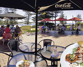 The Beach And Bush Gallery And Cafe - Accommodation Australia 0