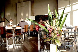 R Bar Restaurant Port Melbourne - Accommodation Australia 0