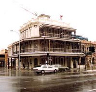 Botanic Bar - Accommodation Australia
