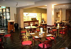 Castello's Foresters Arms Hotel - Accommodation Australia 1