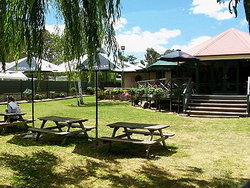 Oakbank Hotel - Accommodation Australia 3