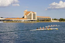 Lakes Resort Hotel - Accommodation Australia 3