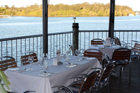 The River Deck On Noosa Marina - Local Tourism 4