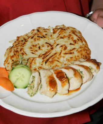 Des Alpes Swiss Restaurant - Accommodation Australia 4