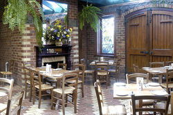 Leinster Arms Hotel - Accommodation Australia 2