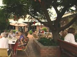 Georgies Cafe Restaurant - Australia Shopping 2