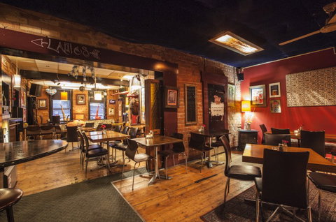 The Fox Hotel - Accommodation Australia 3