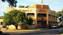 Royal Hotel Drouin - Accommodation Australia