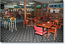 Bateau Bay Hotel - Local Tourism 3