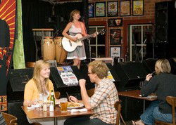 Settlers Tavern - Accommodation Australia 3