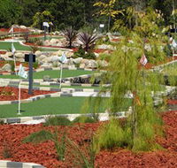 18 Hole Mini Golf - Club Husky - Accommodation Australia