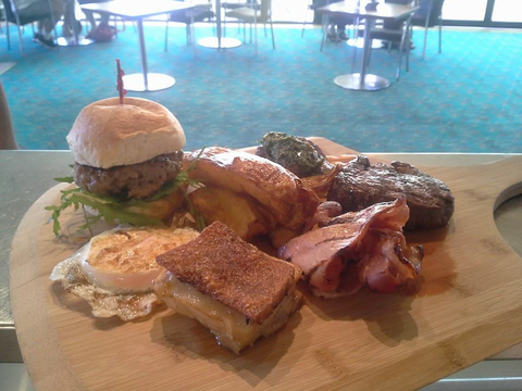 Salamander Tavern - Australia Shopping 4