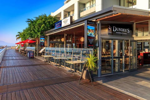 Dundee’s Restaurant On The Waterfront - Local Tourism 6