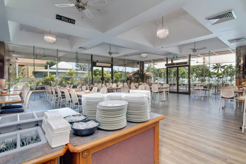Charlie’s Seafood Buffet - Local Tourism 0