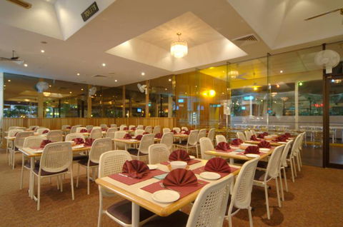 Charlie’s Seafood Buffet - Local Tourism 4