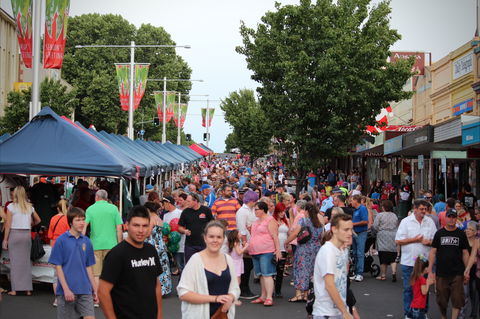 Cowra Christmas Street Festival - Accommodation Australia 0