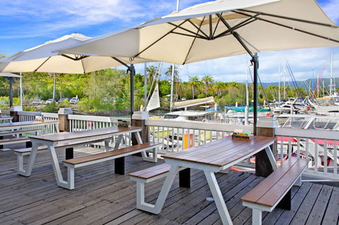 Hemingway's Brewery Port Douglas - Local Tourism 0