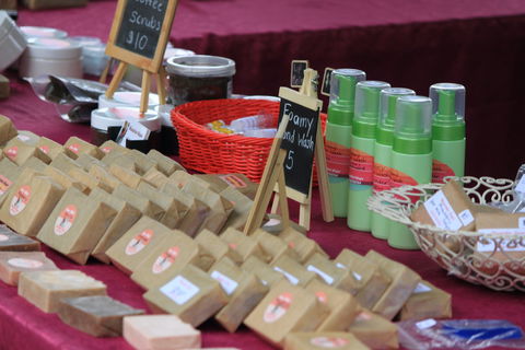 QCWA Sunday Markets Charters Towers - Bed n Breakfasts 0