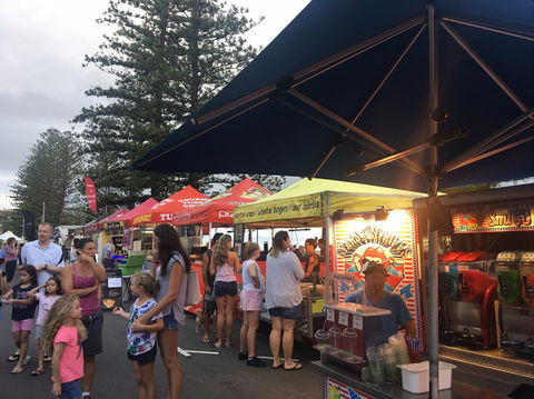 Twilight Markets Caloundra - Accommodation Australia 2