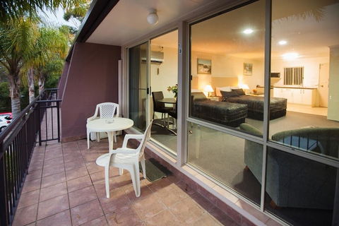 Fairway Motor Inn - Accommodation Australia 1