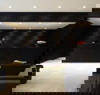 Burbury Hotel  Apartments - Local Tourism