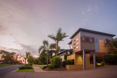 Best Western Plus Quarterdecks Retreat - Local Tourism 1