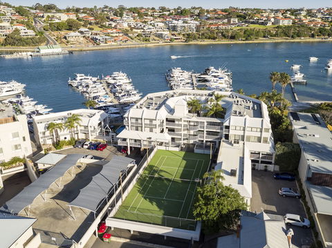 Pier 21 Apartment Hotel - Australia Shopping 6