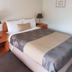 Econo Lodge Hacienda Motel Geelong - Local Tourism 0