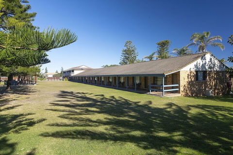 Seashells Beachfront Resort - Local Tourism 1