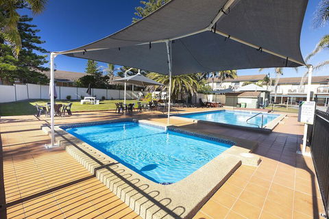 Seashells Beachfront Resort - Local Tourism 3