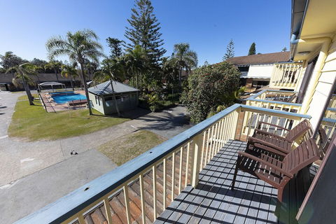 Seashells Beachfront Resort - Local Tourism 7