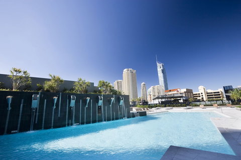 Mantra Circle On Cavill - Accommodation Australia 3